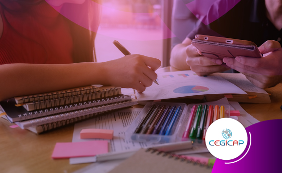 ÁNALISIS Y ESTRATEGIAS METODOLÓGICAS EN TUTORÍA EDUCATIVA